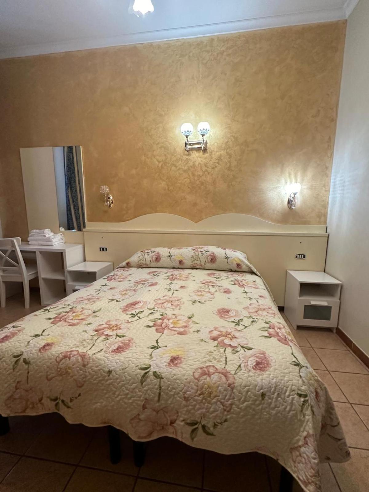 Termini Station Holidays 3*
